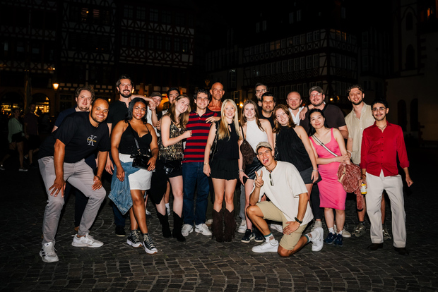 Frankfurt: Noite social – Noite de bares e clubes com shots