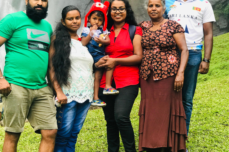 Ella: Bomburu Ella Waterfall & Porawagala View Point Tour