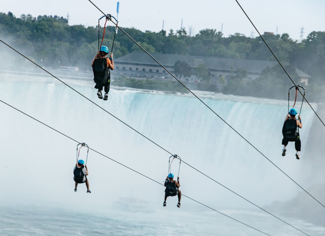 Niagara Falls, Canada: Zipline til vandfaldene