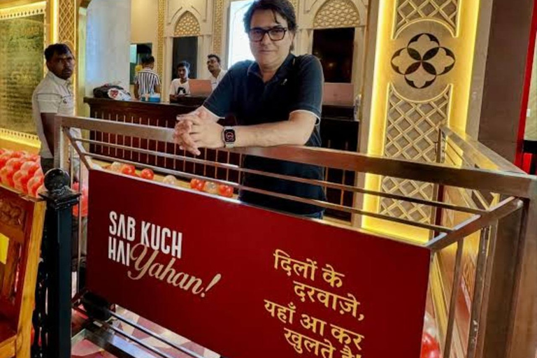 From Delhi: Private Taj Mahal tour with popular guide From Delhi:-Guide, tickets, transport, lunch(all inclusive)