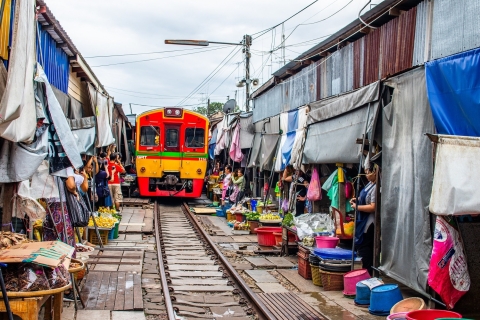 Bangkok: Floating & Railway Market mit Zug- und BootsfahrtEnglische Tour - Swensen's Khao San Meeting Point