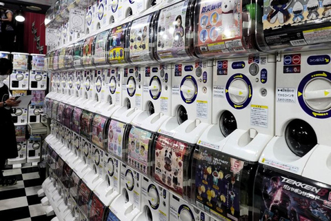 Osaka: Walking Tour with Namba Yasaka Shrine & Dotonbori