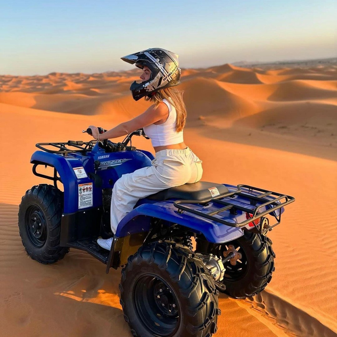 Depuis Merzouga : aventure en quad et sandboard.