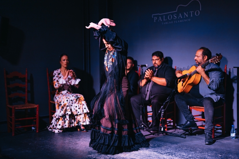 Valencia: Palosanto Flamenco Show Ticket with Drink