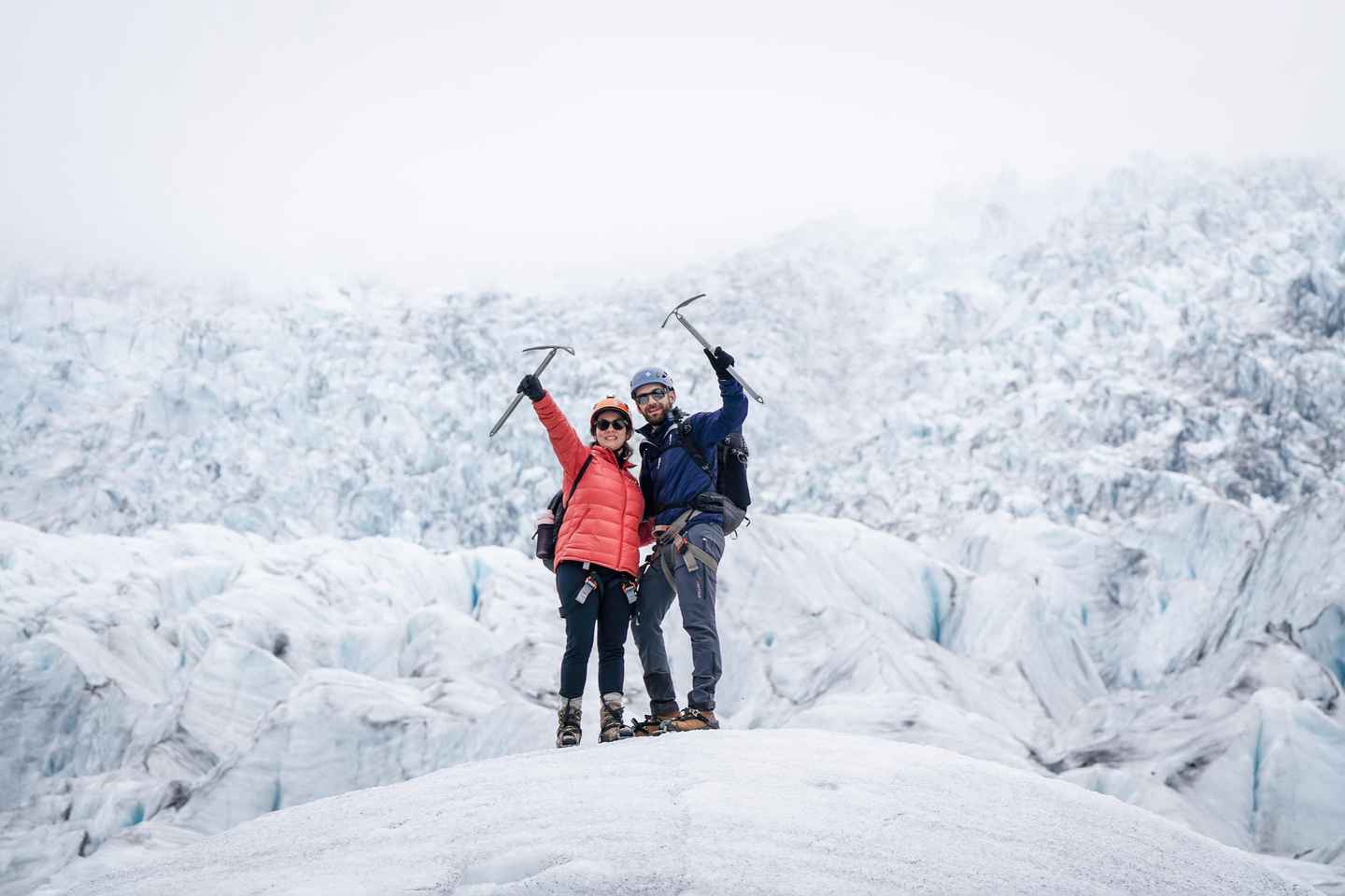 ヴァトナヨークトル スカフタフェットル氷河ハイキング