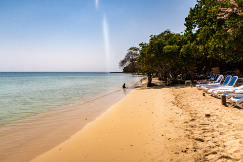 From Cartagena: Visit 5 Islands with snorkeling, beaches and buffet lunch