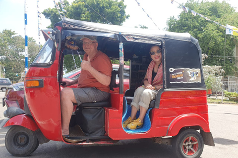 Negombo: Private Village Tour by Tuk-Tuk with Hotel Pickup