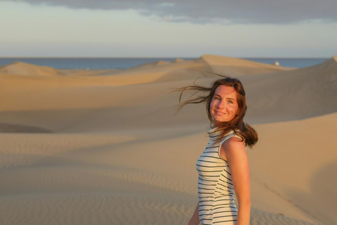 Gran Canaria: Private Playa del Inglés Holiday Photoshoot Standard: 20 photos | 30 mins