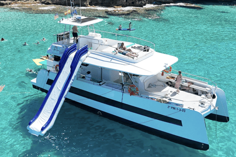 Palma: Deluxe Catamaran with Snacks, Drink, SUP & Snorkeling