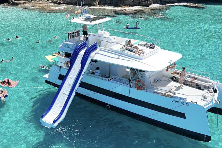 Palma: Deluxe Catamaran with Snacks, Drink, SUP & Snorkeling