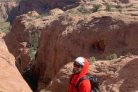 Moab: Tour d&#039;avventura di canyoning con pinne e oggetti