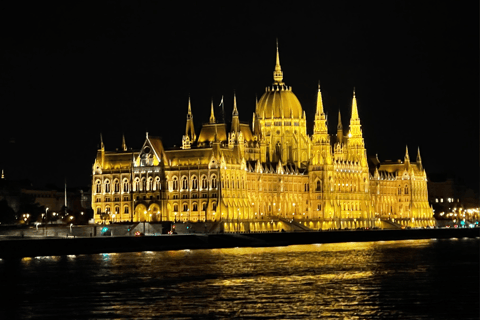 Budapest : croisière au coucher du soleil avec boisson de bienvenue en option