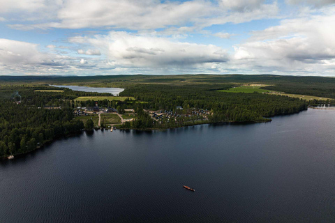 Rovaniemi: Excursión en barco al atardecer en el Ártico