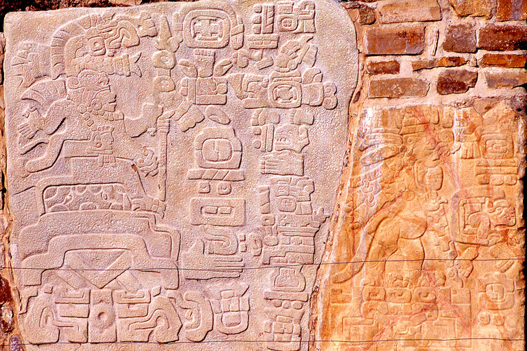 Oaxaca: Private Monte Albán Tour with Zapotec Tombs & Crafts