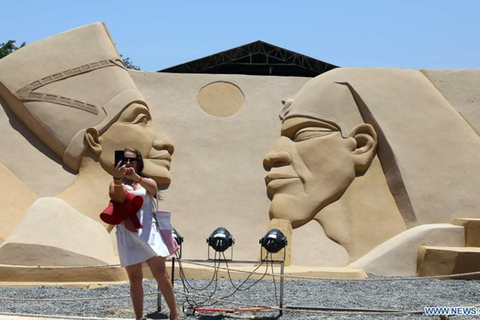 Hurghada: City Tour & Bazaar with Optional Sand Museum Visit Group Sightseeing and Shopping Tour