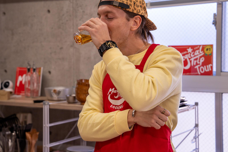 Osaka : Cours de cuisine et dégustation de saké avec visite du marché local