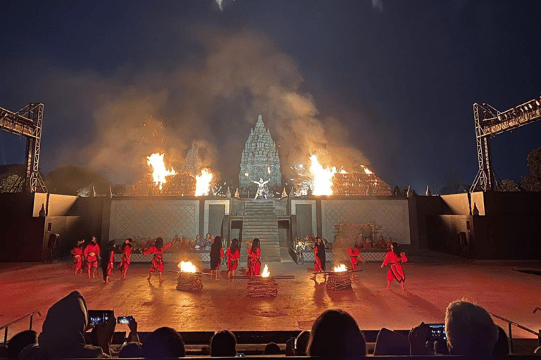 Yogyakarta : Ramayana Ballet Prambanan Show TicketCategorie Special Class - Normale zitplaatsen met bovenaanzicht +drankje