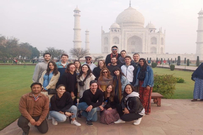 2 Tage Taj Mahal & Delhi Sightseeing Tour mit FrühstückDie Tour findet nur mit einem komfortablen klimatisierten Auto und einem lokalen Reiseführer statt.