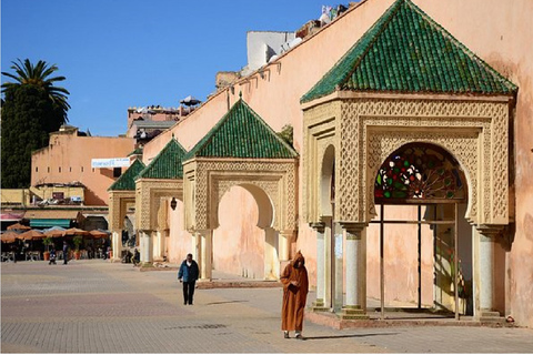Fes: Volubilis Roman Ruins, Mouly Idriss, & Meknes Day Trip