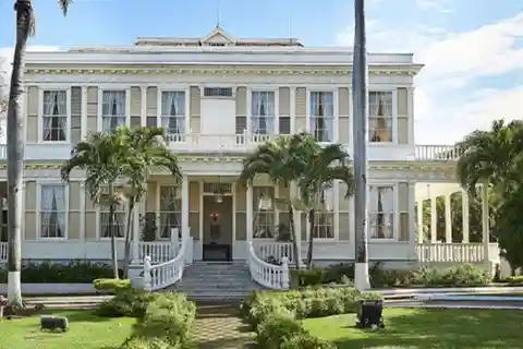The Devon House Guided City Tour