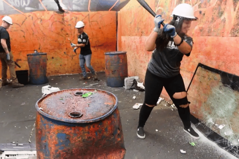 Centro de Sacramento: Experiencia en la Sala RageSemana mala Experiencia en la Sala Rage