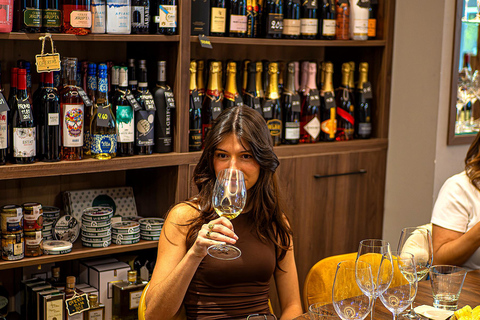 Malaga: Spanish Wine Tasting with 5 Wines and Pairing Tapas