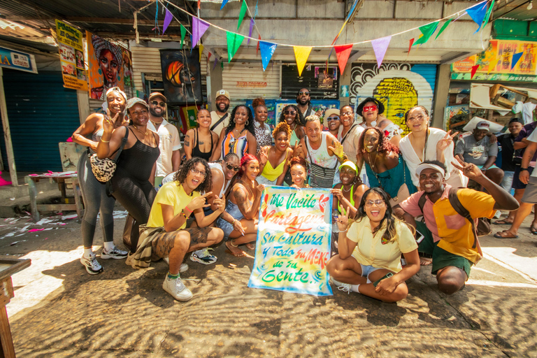 Cartagena: Beyond the Bazurto Market Guided Tour with Lunch