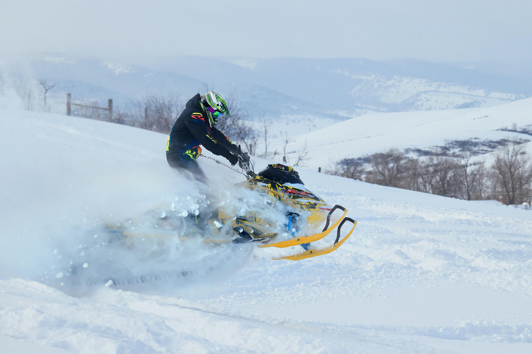 Canmore/ Banff: Snowmobile Riding Adventure in Golden Town