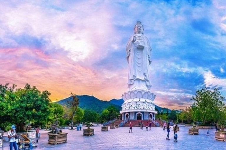 Monkey MT - enorme Lady Buddha - montagne di marmo e grotte di Am PhuPrelievo da Da Nang: Visita pomeridiana