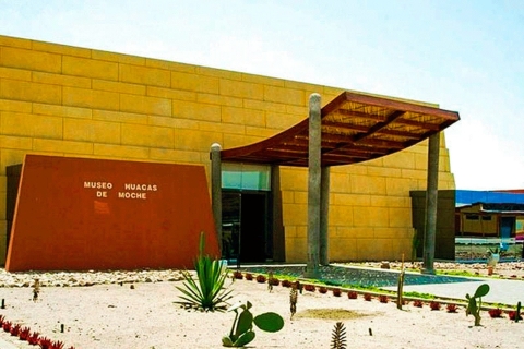 Ab Trujillo: Komplette Ganztagestour mit Museen