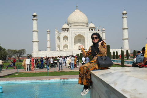 From Delhi: Taj Mahal & Agra Private Day Trip with Transfers Private Tour with Car with Driver, Guide & Monument Tickets