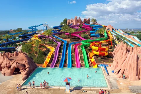 From Albufeira: Slide & Splash Waterpark One-Way Transfer