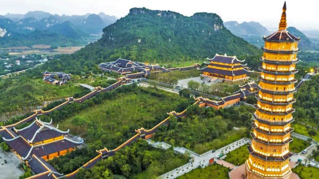 Hidden Trip to Bai Dinh Pagoda- Van Long or Thien Ha Grotto