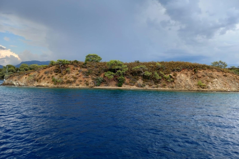 Fethiye : Excursion en bateau dans les îles avec déjeuner et transfert à l'hôtel