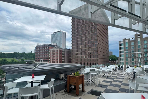 Quebec City: Guided Walking Tour with Rooftop Wine