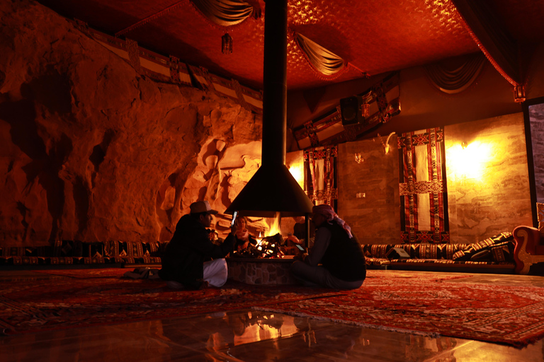 From Wadi Rum: 2-Day Red and White Desert Jeep Tour