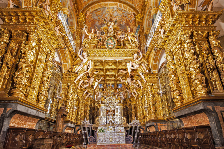 Porto: Santiago de Compostela Tour & Exclusive E-Book