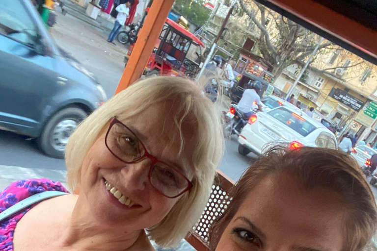 Mercado nocturno y comida callejera en Delhi (medio día, guiado por mujeres)Mercado de día y comida callejera en Delhi (medio día, guiado por mujeres)