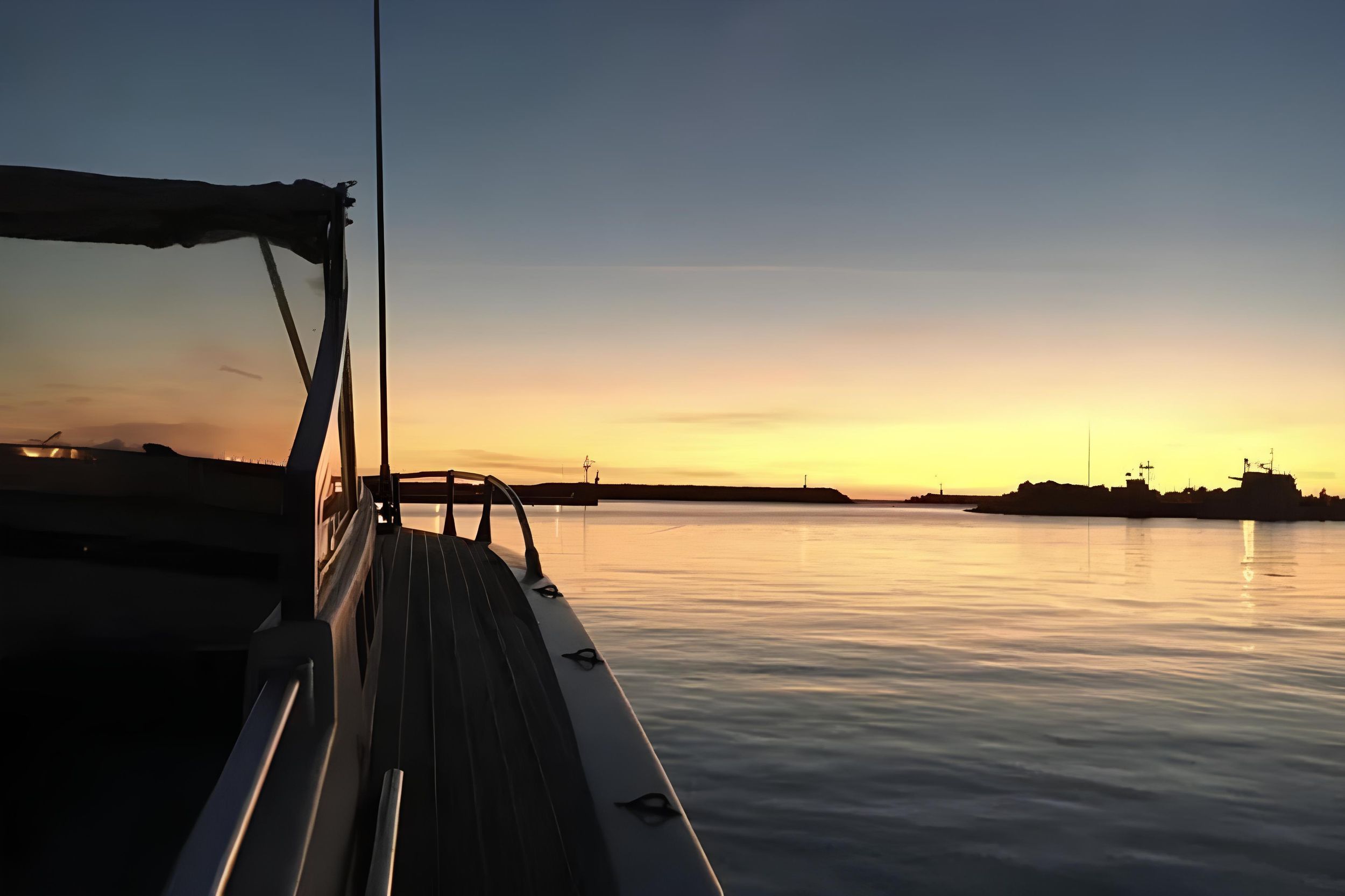 Gargano: Bootsausflug bei Sonnenaufgang mit Frühstück auf dem Meer