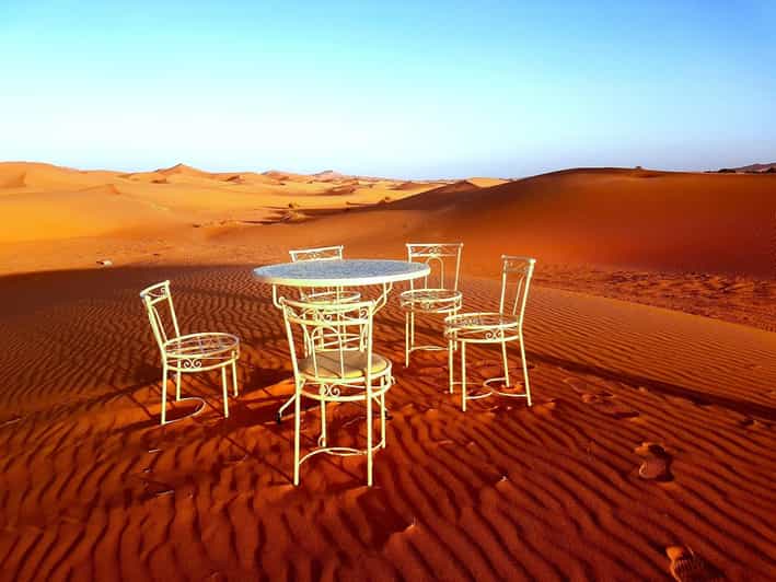 Merzouga : safari nocturne, balade à dos de chameau, feu de camp et dîner - dromadaire