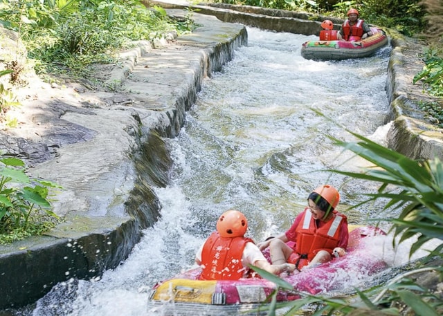 Guangzhou: Koi Village & Youlong Gorge Rafting Trip