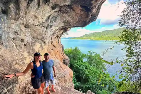 Ko Lanta: Half-Day Kayaking Koh Phee & Koh Talabeng 2 Caves