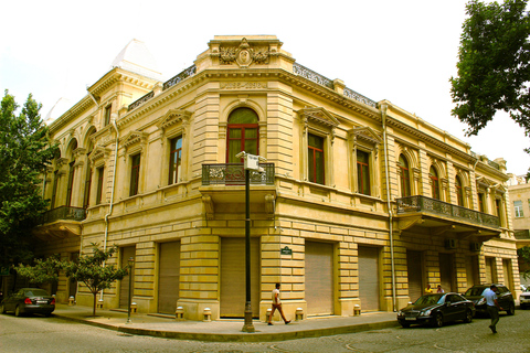 A Full-Day Baku's Oil Boom and Polish Heritage Private Tour