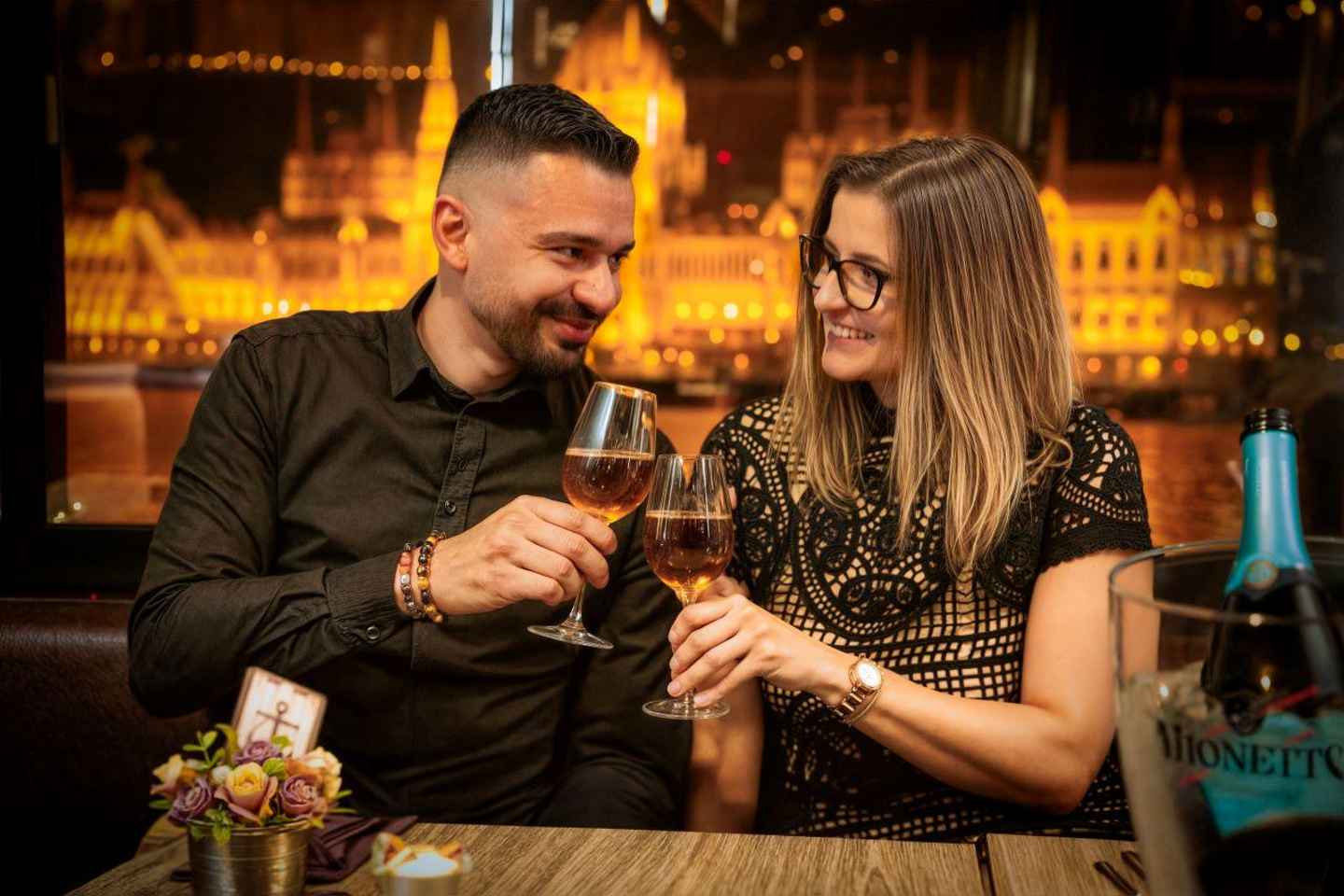 Budapest: Valentine’s Day Dinner Cruise with Piano Show