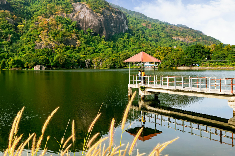 Colombo to Aberdeen Falls Train Tour with private vehicle