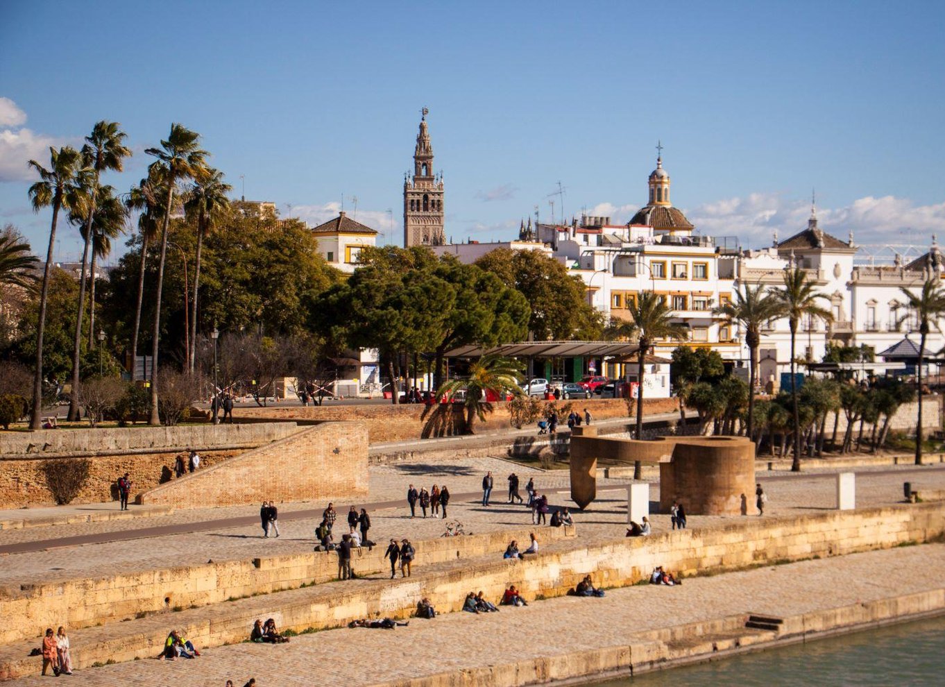Sevilla: Madtur med 10 smagsprøver af tapas, skinke, churros