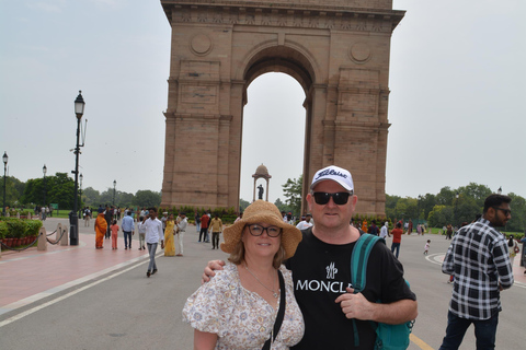 Delhi: tour privato di 4 giorni del Triangolo d'oro con guida donnaTour con alloggio in hotel 3 stelle