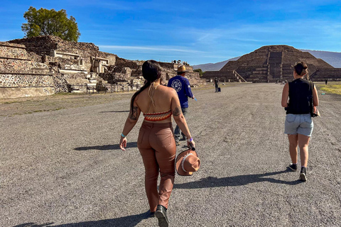 Teotihuacan: Private Tour with Archeologist & Hotel Pick-up