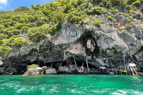 Phuket : Phi Phi Monkey Beach with Snorkeling & Lunch