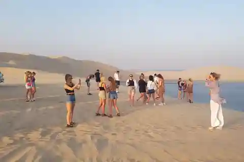 Doha; Safari nel deserto, giro in cammello, sandboarding, mare interno